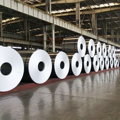 η σπείρα T351 T851 λουρίδων αργιλίου 2600mm μετρίασε σκληρά το τεράστιο φύλλο αλουμινίου αλουμινίου ρόλων